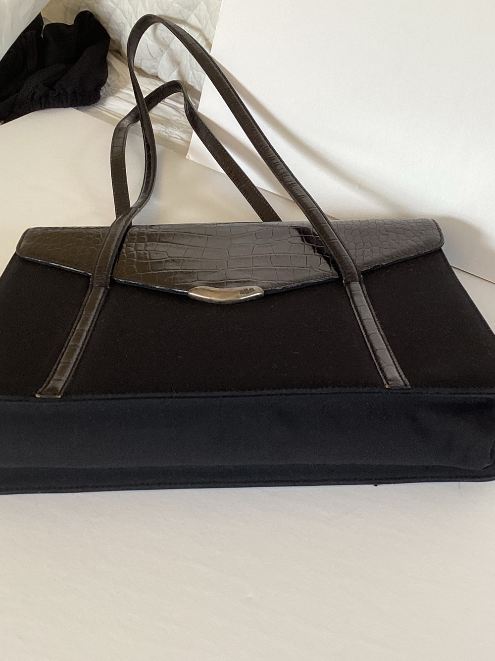 Vintage Ralph Lauren Black Shoulder Bag with Croc-Embossed Flap and straps - Picture 3 of 8